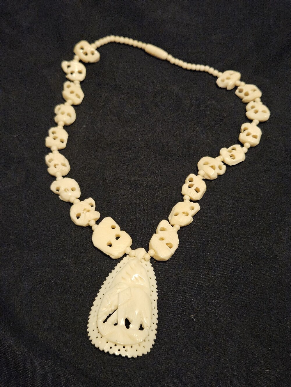 Vintage Carved Cow Bone Elephant Pendant Necklace Link Beads Screw Clasp 14"
